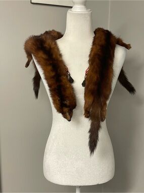 Vintage 1940s Fox Fur Shawl Collar Bakelite details real retro MCM Hollywood